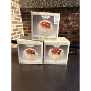 Set Of 3 World Bazaar Poinsettia Round Heart Trinket Gift Box Ceramic Christmas